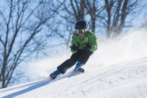 Faut-il louer ou acheter le matériel de ski pour les enfants ?