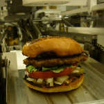 « Burgerbot » pourrait remplacer les employés de fast food