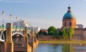 Toulouse, surnommée la "ville rose"