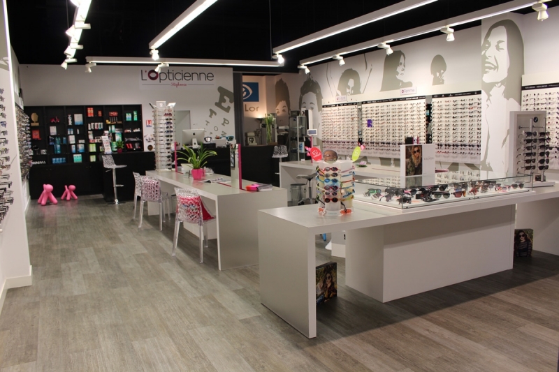 L'OPTICIENNE